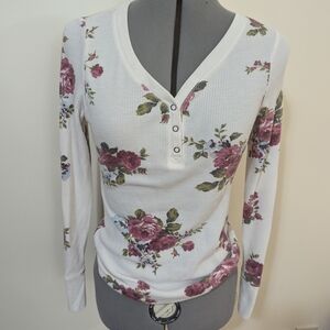 Time and Tru Cream Fitted Button Down Shirt